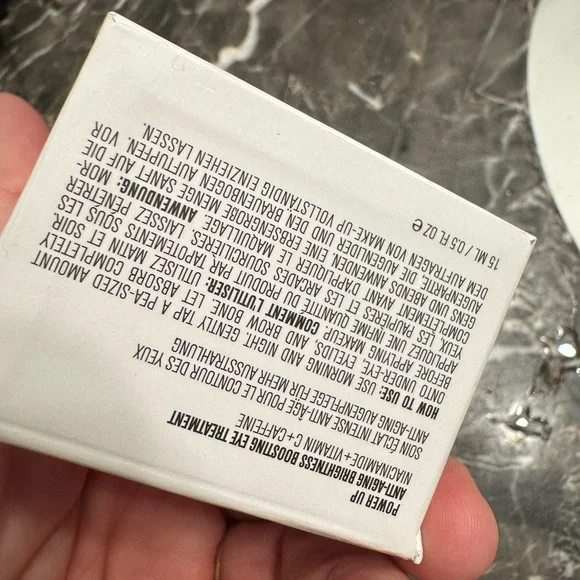 IL MAKIAGE Power Up in White - Picture 2 of 7